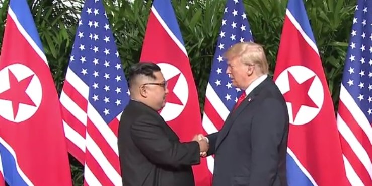 "كلمات مؤثرة" قالها كيم لترامب