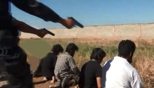 داعش يعدم 30 من قيادييه علي الحدود العراقية - السورية