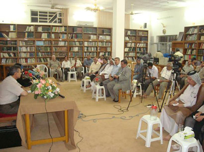 امسيات النجف تستقطب المثقفين  وتدعو لتجديد الخطاب والفكر الاسلامي (مصور)