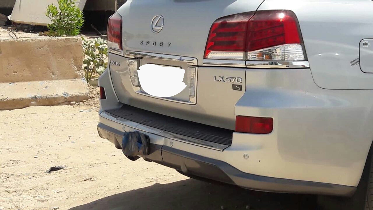 بالصور.. شرطة كربلاء تعتقل سارق سيارة احدى المواطنات وتحيله للجهات القضائية