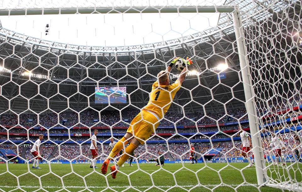 "يديناك" يحافظ على آمال أستراليا في المونديال (صور)