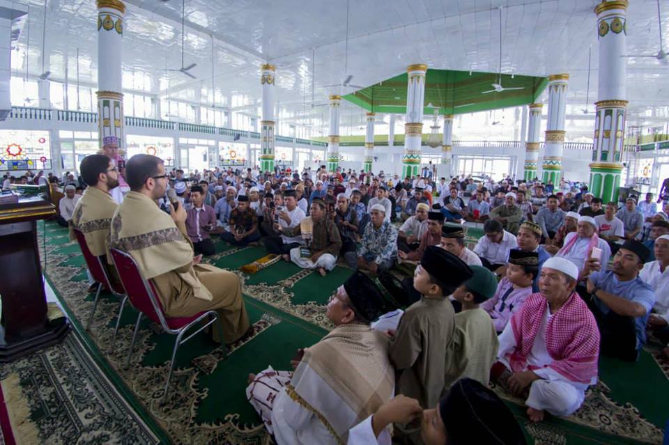 بالصور:العتبة الحسينية تقيم فعاليات قرآنية في اندونسيا