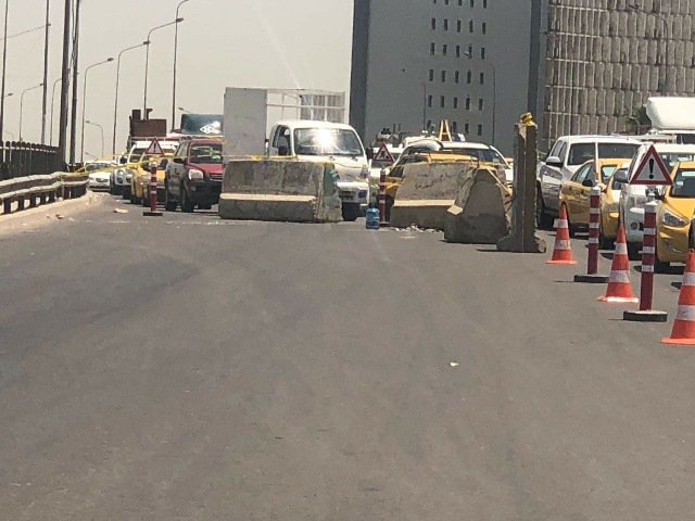 بالصور.. قطع جزئي على طريق محمد القاسم في العاصمة بغداد .. والسبب ؟