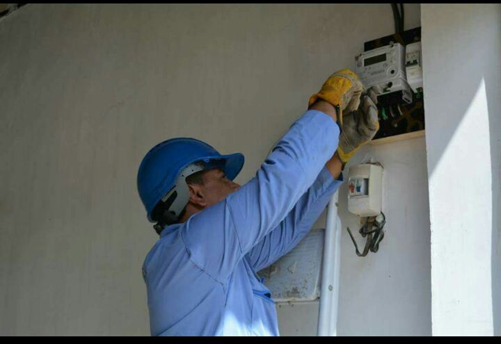 كهرباء كربلاء : استمرار حملة قطع التجاوزات وربط المقاييس الكهربائية في عموم المحافظة