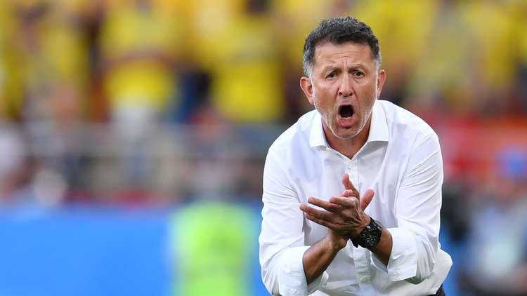 مدرب المكسيك: نيمار "عار" على كرة القدم