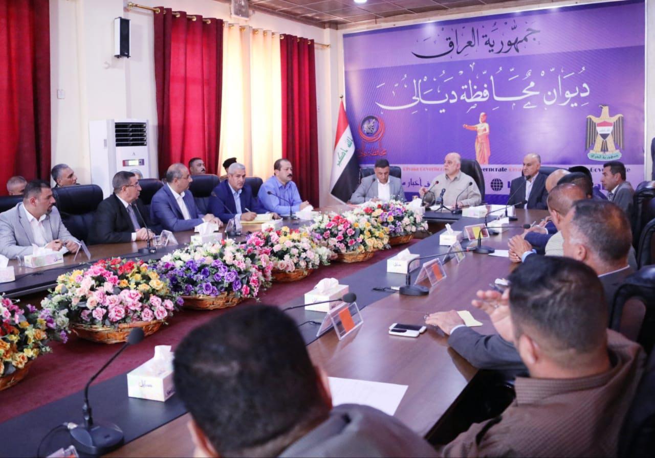 العبادي يوجه المسؤولين في دوائر ديالى بالعمل بكامل صلاحياتهم خدمة لابناء المحافظة