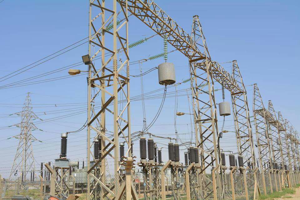 الحكومة: الكهرباء تعيد عدداً من خطوط الطاقة وادخال محطات جديدة للخدمة