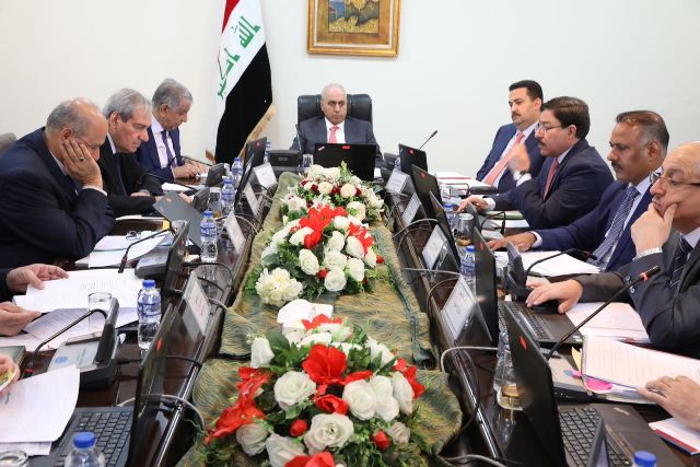 الشؤون الاقتصادية توجه باعداد خطة استيرادية للسيارات وتحيل عقود لوزارة الصناعة للنزاهة