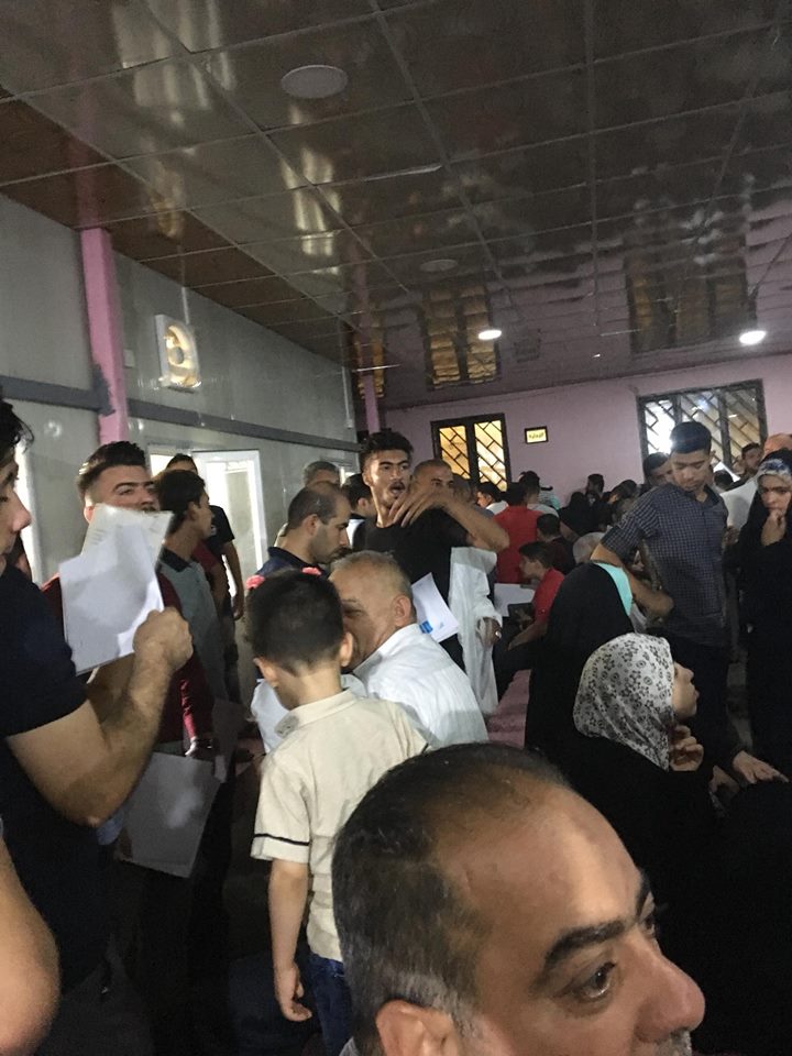 الخزعلي يحمل وزارة الداخلية مسؤولية نقص الخدمات في جوازات كربلاء