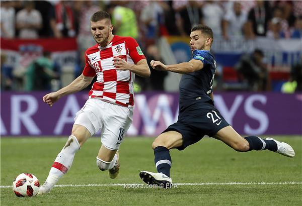 نجم كرواتيا يسدد ديون قريته