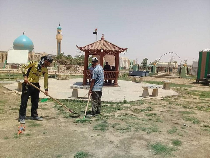 وزارة الاعمار والاشغال العامة تديم الحدائق والجزرات الوسطية في قضاء عنة بمحافظة الانبار