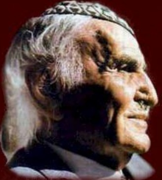 واحدٌ وعشرونَ عاماً على رحيلِ الجواهري الخالد..ستبقـى، ويَفنى نيّـزكٌ وشِهـابُ