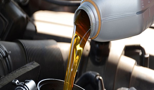 ايران تبني مصنع زيوت محركات في عمان