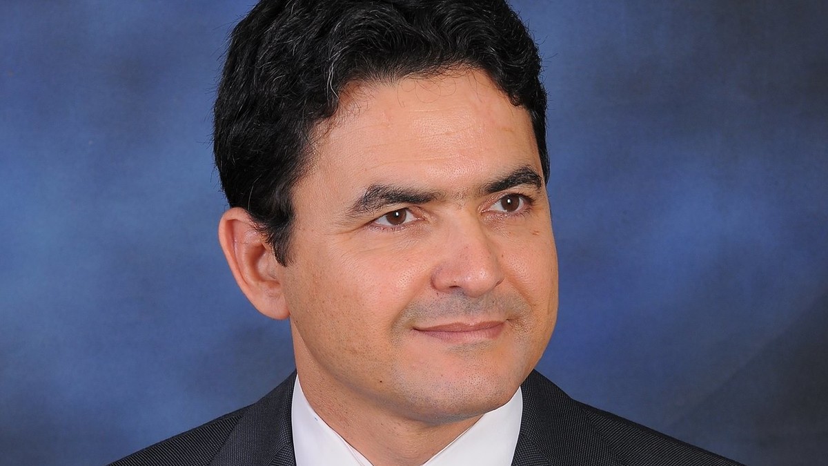 إيطاليا تحتجز وزيرا مصريا هاربا وغموض حول مصيره