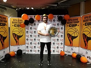 عراقي يتولى تدريب ناد سويدي