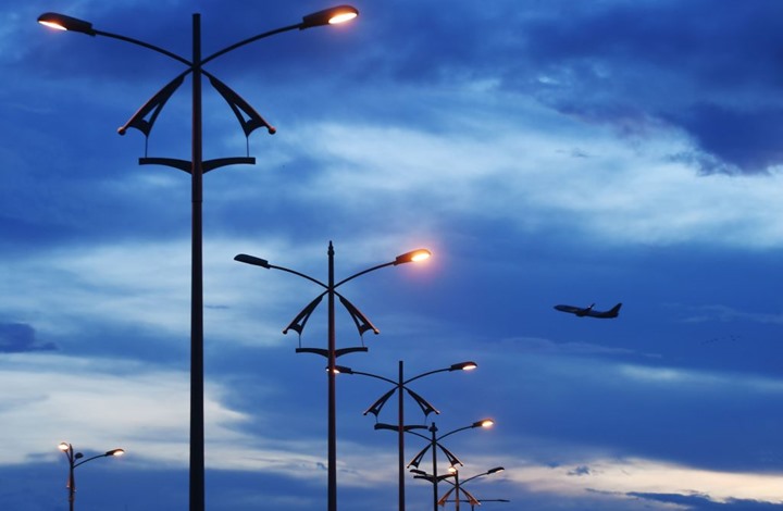 احتراق طائرة وإخلاء ركابها بمطار الملك خالد بالرياض