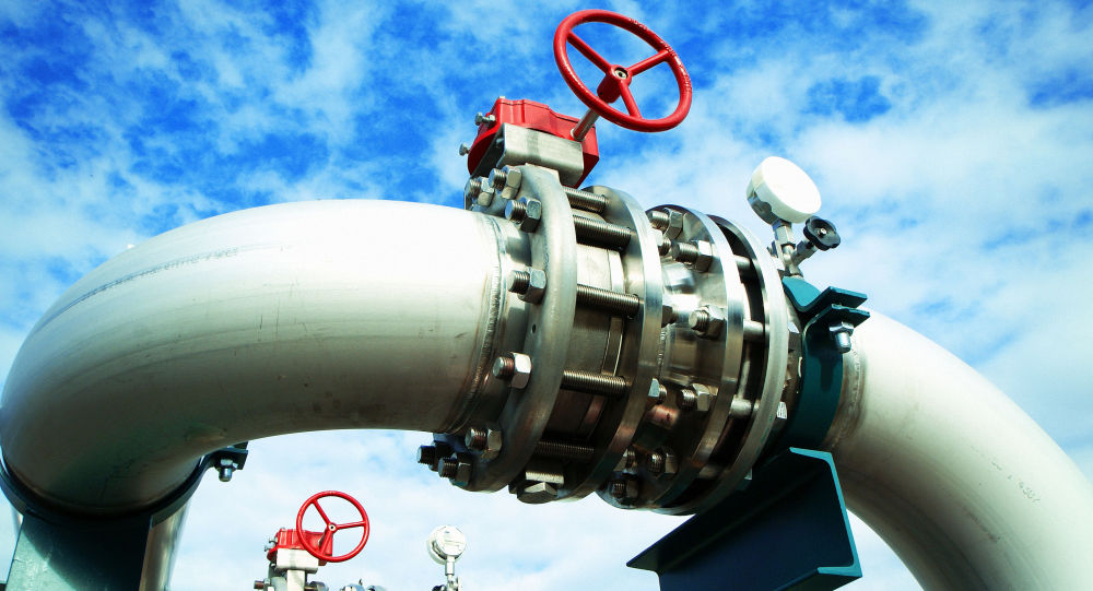 وزير النفط يعلن عن خطط لتزويد المواطنين بالغاز السائل عبر شبكة الانابيب