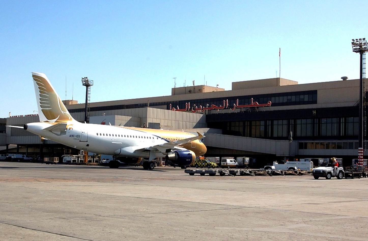 البحرين توقف إصدار تأشيرات الدخول للمواطنين القطرين