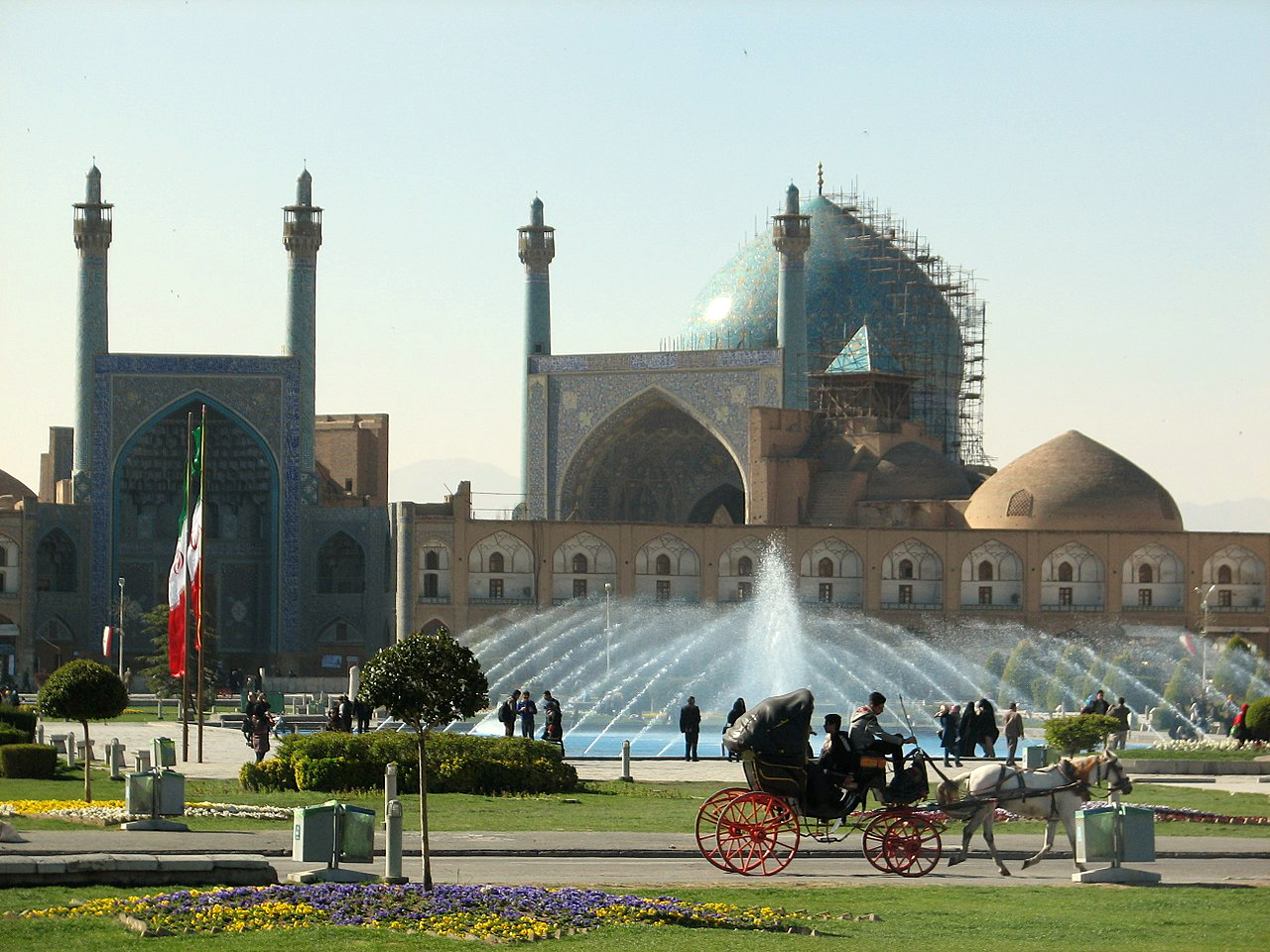 ايران .. هزة ارضية تضرب مدينة اصفهان