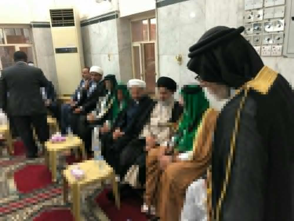 بالصور:ممثل السيستاني يزور عوائل شهداء التظاهرات بالبصرة