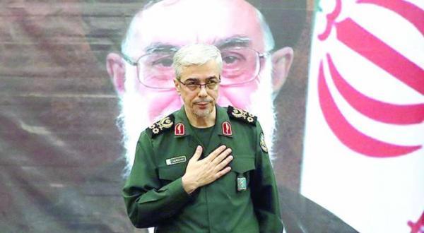 رئيس أركان الجيش الإيراني يطالب العراق بتسليم "الإرهابيين الأكراد" ويهدد بقصف جديد