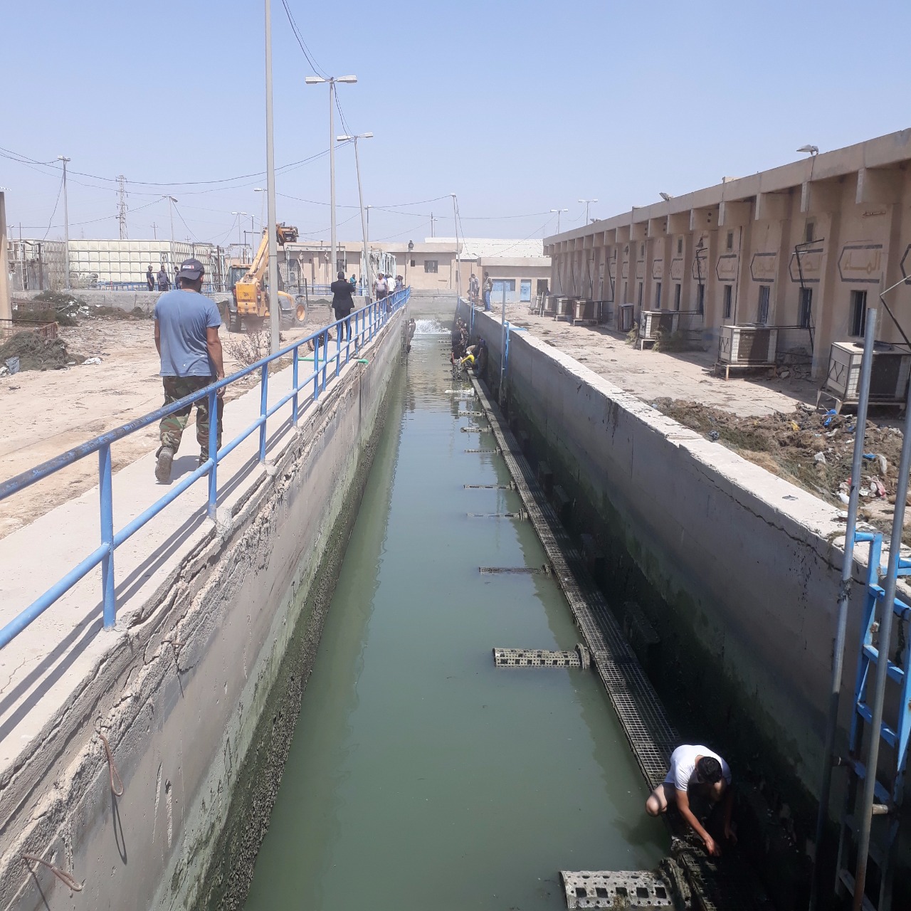 بالصور.. العتبة الحسينية تنجح بإحياء خط اروائي من الشلامجة الى الفاو