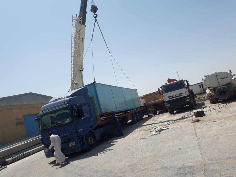 بالصور.. العتبة الحسينية تنصب احدى المحطات الممنوحة من الكويت في سفوان جنوبي البصرة