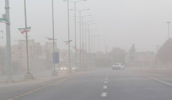 عاصفة رملية بسرعة 101 كم تجتاح جنوب شرق ايران