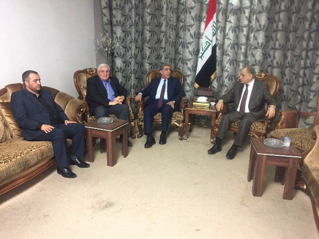 المطلك يؤكد اهمية تلبية مطالب المتظاهرين والتخلي عن "التسويف والمماطلة"