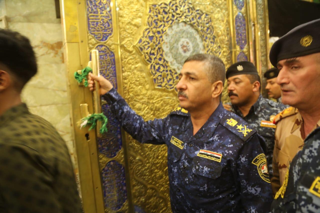بالصور:قائد الشرطة الاتحادية يزور مرقد الامام الحسين في ذكرى عاشوراء