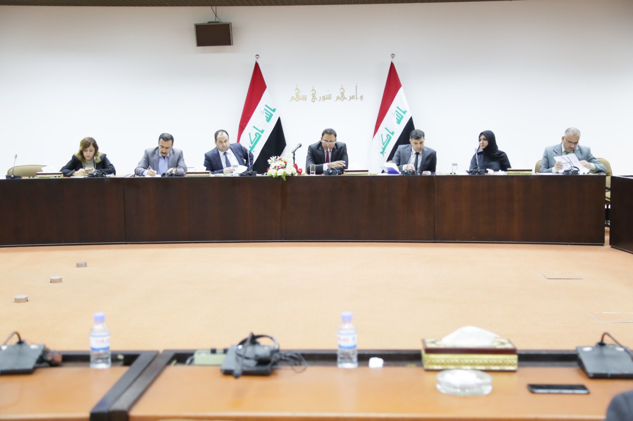 بالصور.. الكعبي يجتمع مع محافظ البصرة ونوابها واعضاء مجلسها