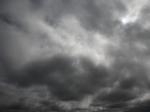 سحب ركامية ممطرة تدخل الى العراق