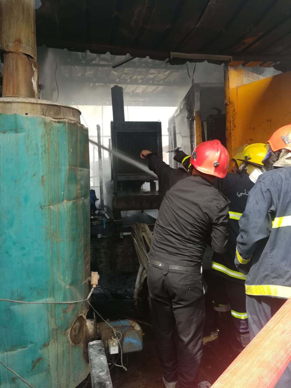 بالصور.. انقاذ 25 شخصاً اثر حريق بأحد الفنادق وسط كربلاء