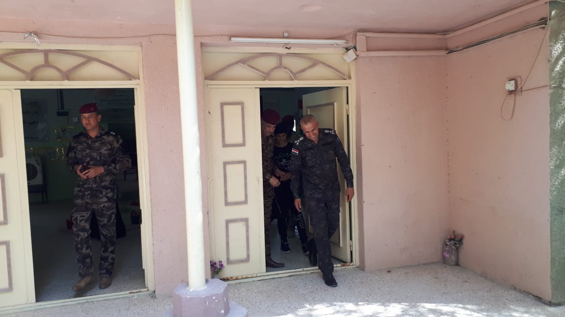 بالصور.. الشرطة تساهم في تأهيل مدرسة بكربلاء