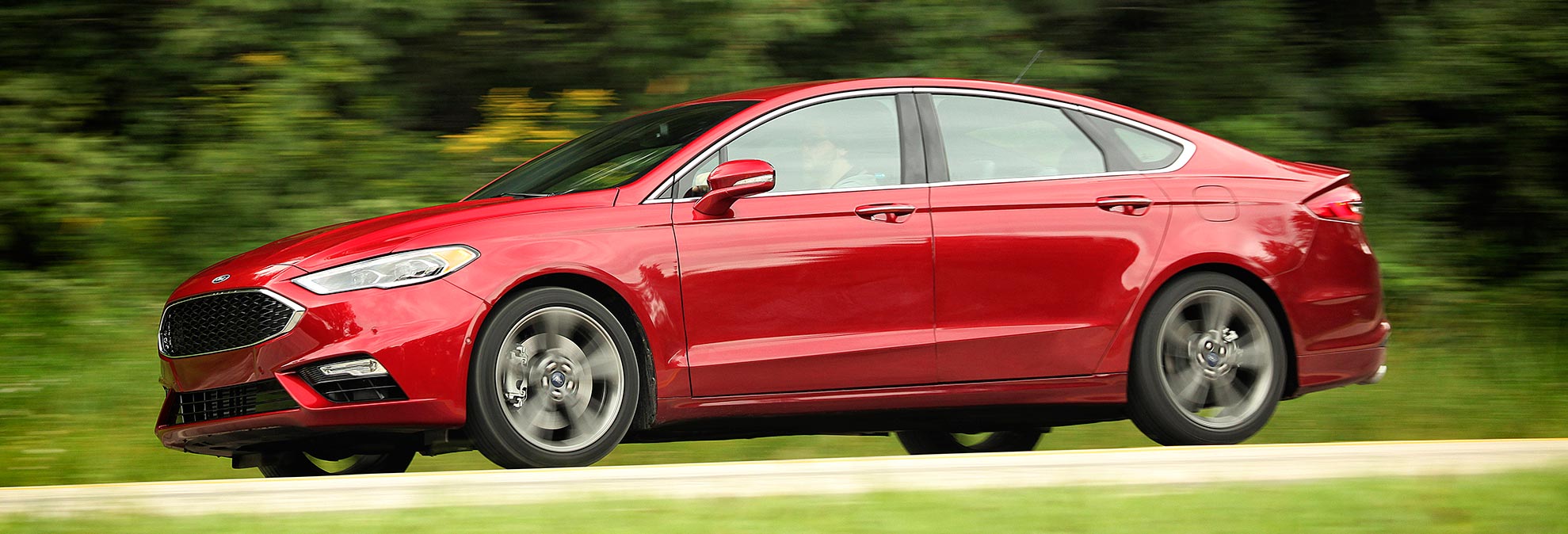 نصيف تدعو إلى إعادة النظر بقرار منع استيراد سيارات "الوارد الأميركي والكندي"