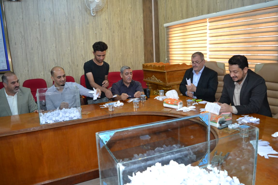 بالصور.. بلدية كربلاء تجري القرعة الخاصة بتوزيع المقابر