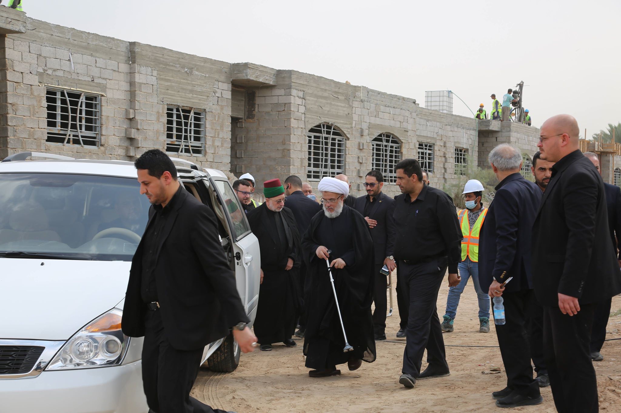 بالصور:الشيخ عبد المهدي الكربلائي يتفقد مشروع إسكان الفقراء