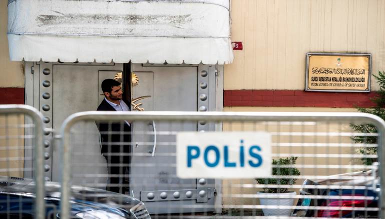 القنصل السعودي في اسطنبول يغادر تركيا