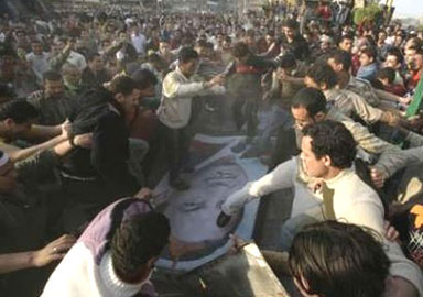 إضراب عام في مصر 'احتفالا' بعيد ميلاد 'الريّس' الثمانين