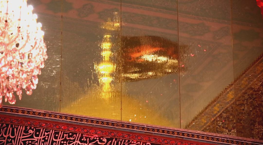 بالفيديو.. الامطار الغزيرة تغسل القبة الذهبية لمرقد الامام الحسين (ع)