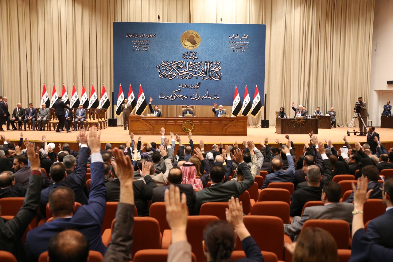 تقرير مصور .. البرلمان يصوت على حكومة عبد المهدي والاخير يؤدي اليمين الدستوري