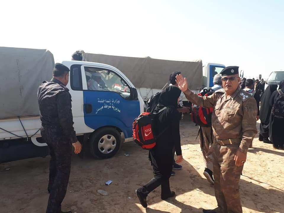 بالصور:اكثر من 30 الف ايراني يدخلون العراق عبر منفذ الشيب واليات الشرطة تنقل الزائرين