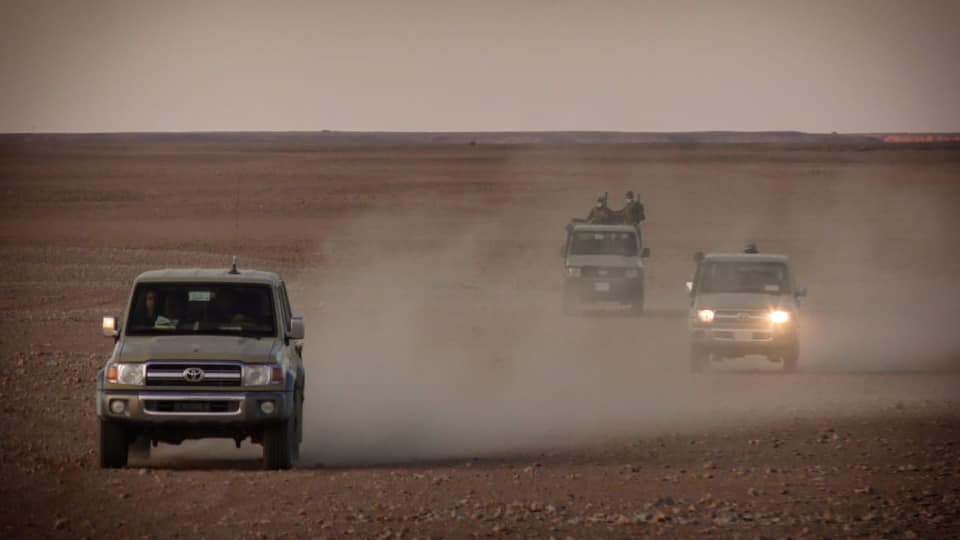 الحشد الشعبي يعزز تواجده على الحدود بعد سقوط نقاط الديمقراطي السوري بيد داعش