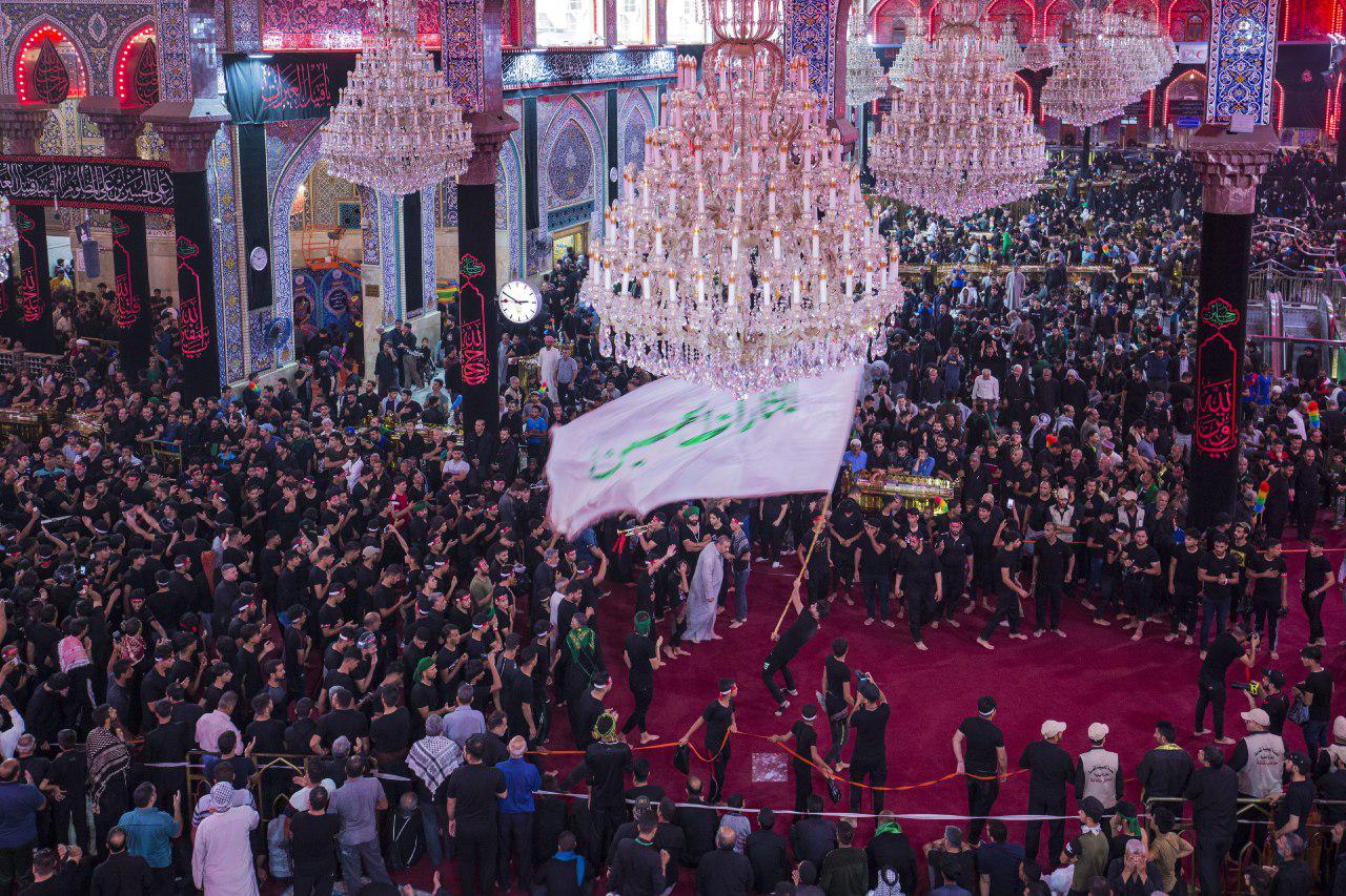 بالفيديو .. مواكب العزاء الحسيني داخل صحن سيد الشهداء بكربلاء