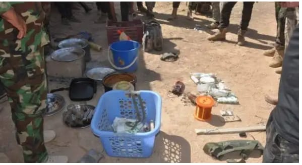 العثور على وكر لداعش الإرهابي والقبض على 12 مطلوبا