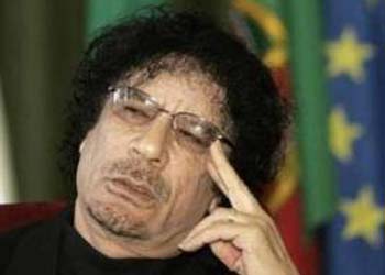 1.3 مليون دولار  مكافأة لمن يسلم القذافي حيا أو ميتا