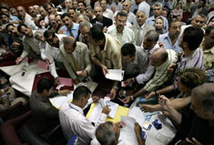 اللامي يتقدم على منافسيه لمنصب نقيب الصحفيين واتهامات لبعض الأعضاء السابقين بالضغط على الصحافيين للتأثير على اختيارهم