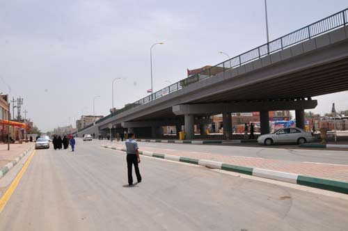 كربلاء :توقف جسر حيوي على العمل يؤدي الى شل حركة السير المروري بمنطقة وسط المدينة