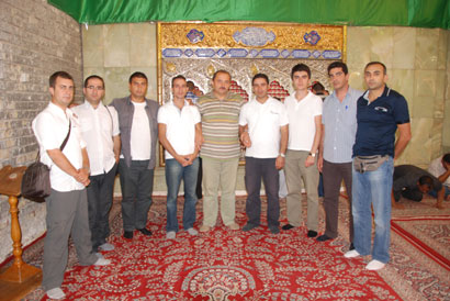 وفد طبي واعلامي تركي يزور مرقد الامام الحسين:زيارتنا لكربلاء نشبهها بالزيارة لقبر رسول الله محمد (ص)