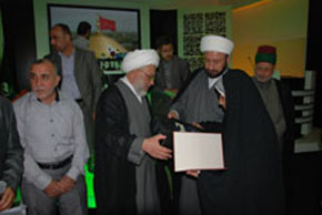 العتبة الحسينية تكرم الطلبة الأوائل من مدارس  كربلاء المقدسة(مصور)